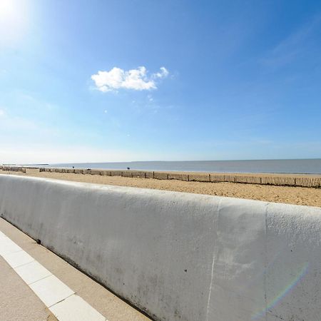 Appartement T2 A 50M De La Plage, Balcon, Wifi, Tout Confort, 4 Pers, Chatelaillon-Plage - Fr-1-535-9 Ngoại thất bức ảnh